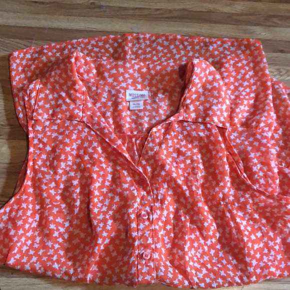 Sleeveless butterfly button down with high-low cut - Picture 2 of 5